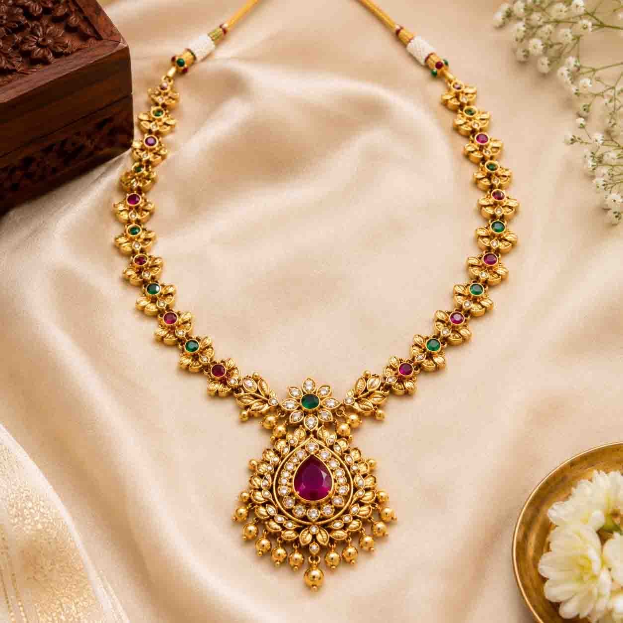Home necklace 400 400